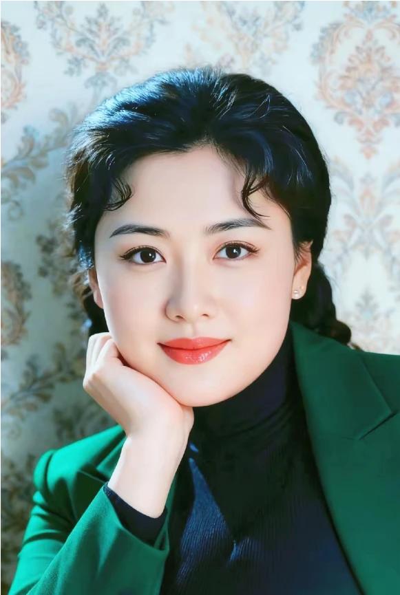 句句不提相思，句句相思入骨。中国语言博大精深，诗词魅力更是刻骨铭心。诗词所表达出