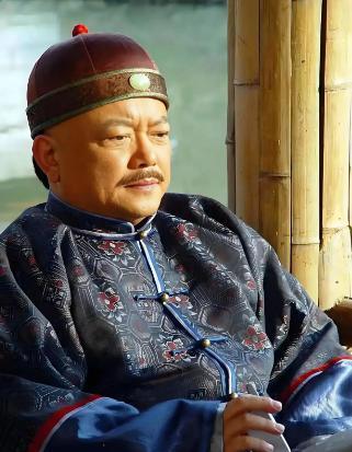 1799年，乾隆驾崩刚满15天，嘉庆帝就下旨抄了和珅的家，赐他白绫自尽。和