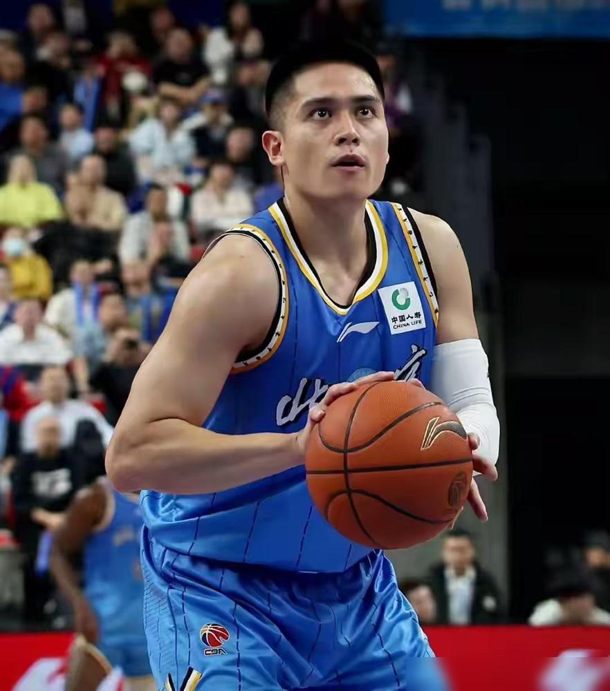 北京队客场89-85险胜新疆队，这一战彻底的认清了四名球员！这场京疆大战打得