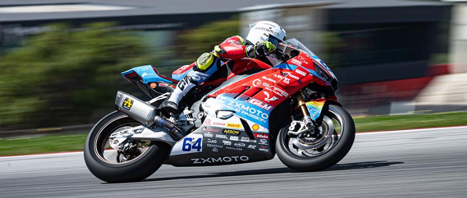 在国外大牌垄断的地方，碾压“杜卡迪”、“雅马哈”等一众摩托佬心中的神车，张雪赢麻