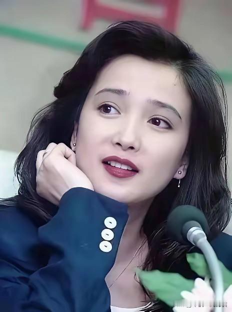 红颜薄命和天妒红颜差不多一个意思，都体现在了何晴身上。如果论因果，谈报应，那就