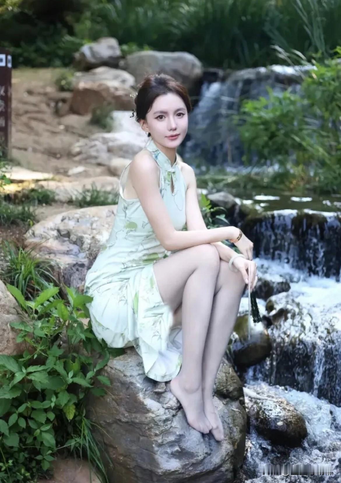 女生穿旗袍可以有多好看?旗袍绝美！