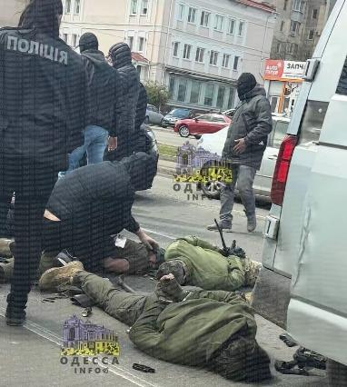 彻底乱套了！乌克兰敖德萨征兵办团伙，被乌克兰国安局一锅端啦！4月21日，乌克兰国