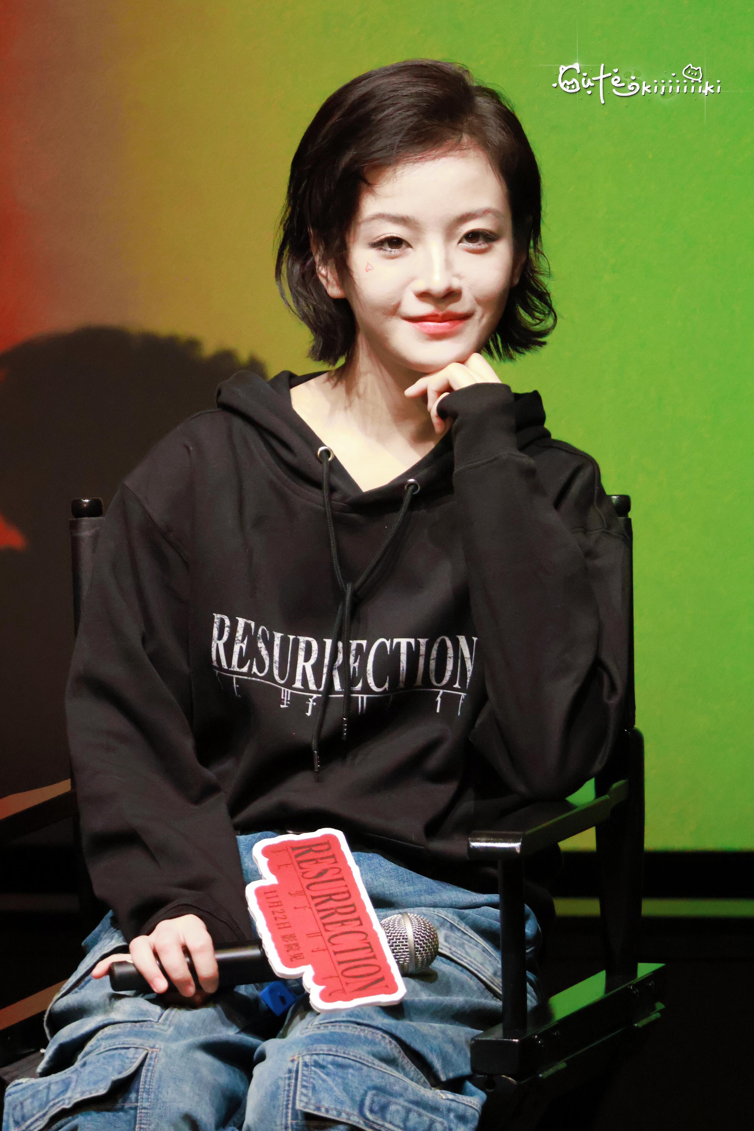 长镜头里的克制与张力，一下就get到她的魅力～