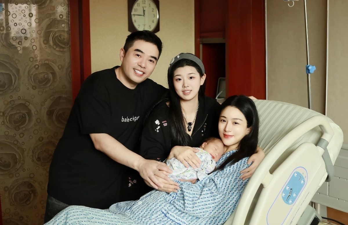 薇娅二胎生了，是个男孩，好会投胎的宝宝！薇娅儿女双全了，恭喜。图1里的女生是薇娅