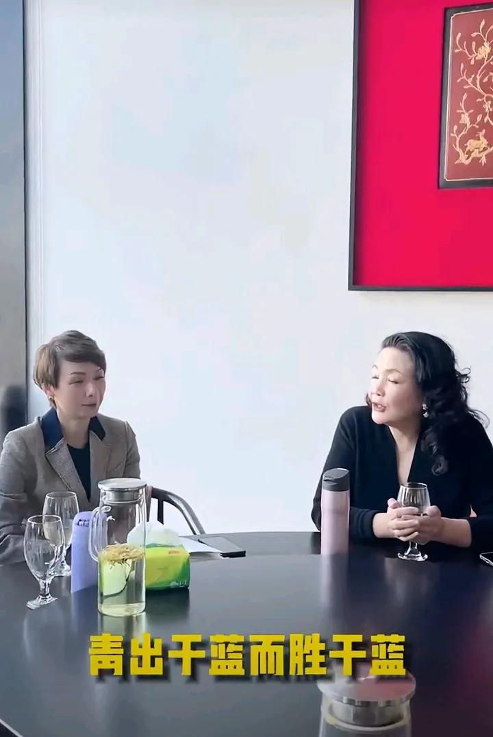 没想到，麻六记第一个出面回应网友的竟然是洋洋。就在今天，官方旗舰店直播中，洋洋率