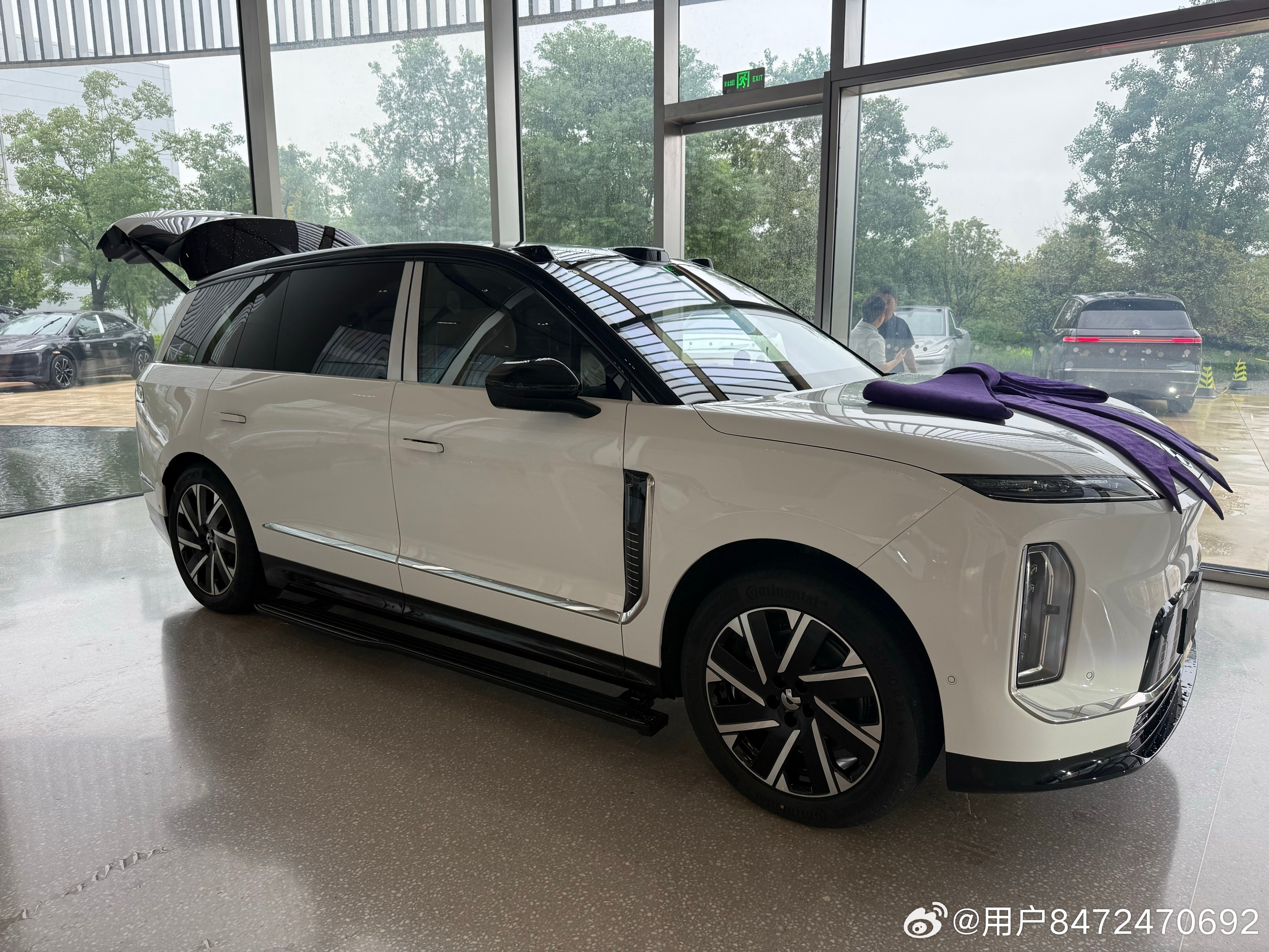 #蔚来##蔚来ES9选车心得#试驾完就定下了es9，没有犹豫，很快的办完了交付手续，提车的第一天就使