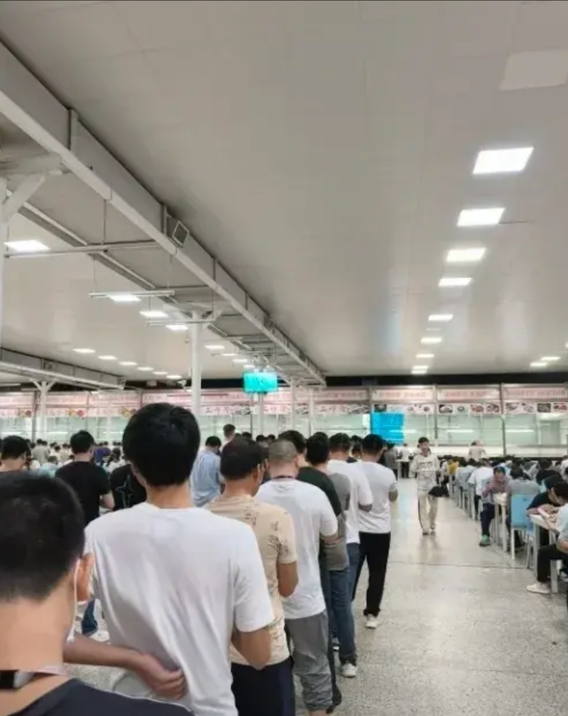 比亚迪又放假了哎，好难啊！又放假了，比亚迪又放假了，这次可不是周末两天，也不