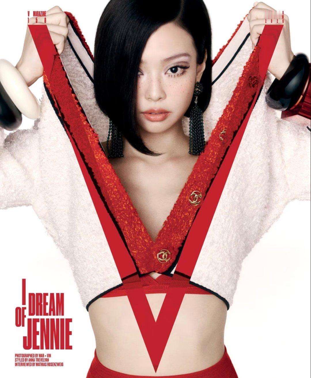 Jennie新年杂志大片，亚洲人画这种妆看起来好奇怪