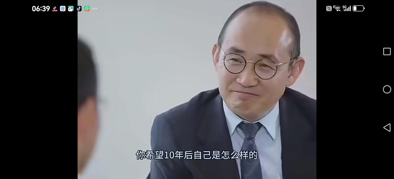 2018年对潘石屹采访，问他未来十年你希望国家如何？你个人会如何？潘石屹回答：