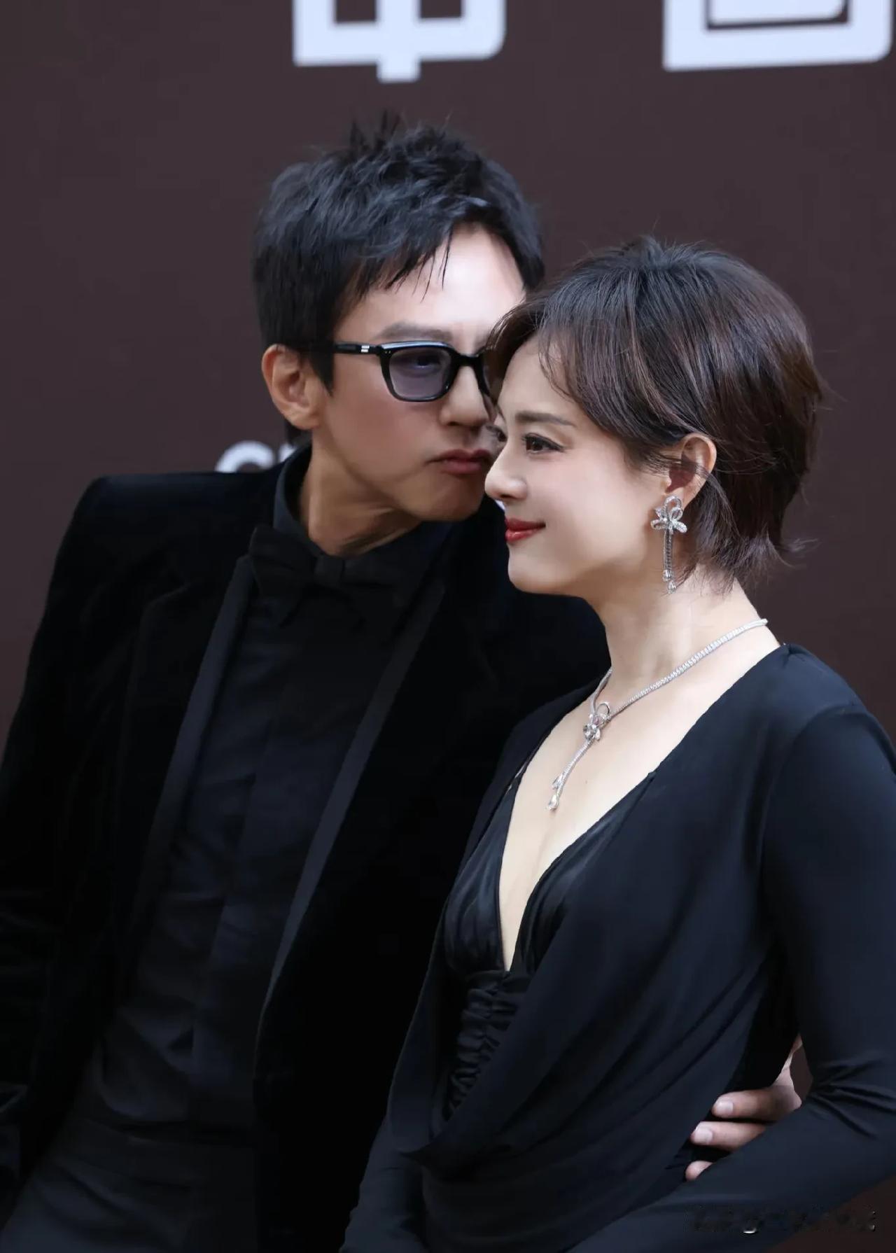 说句扎心的话，郝蕾估计现在心里挺不是滋味的，邓超和孙俪结婚这么多年了，居然还