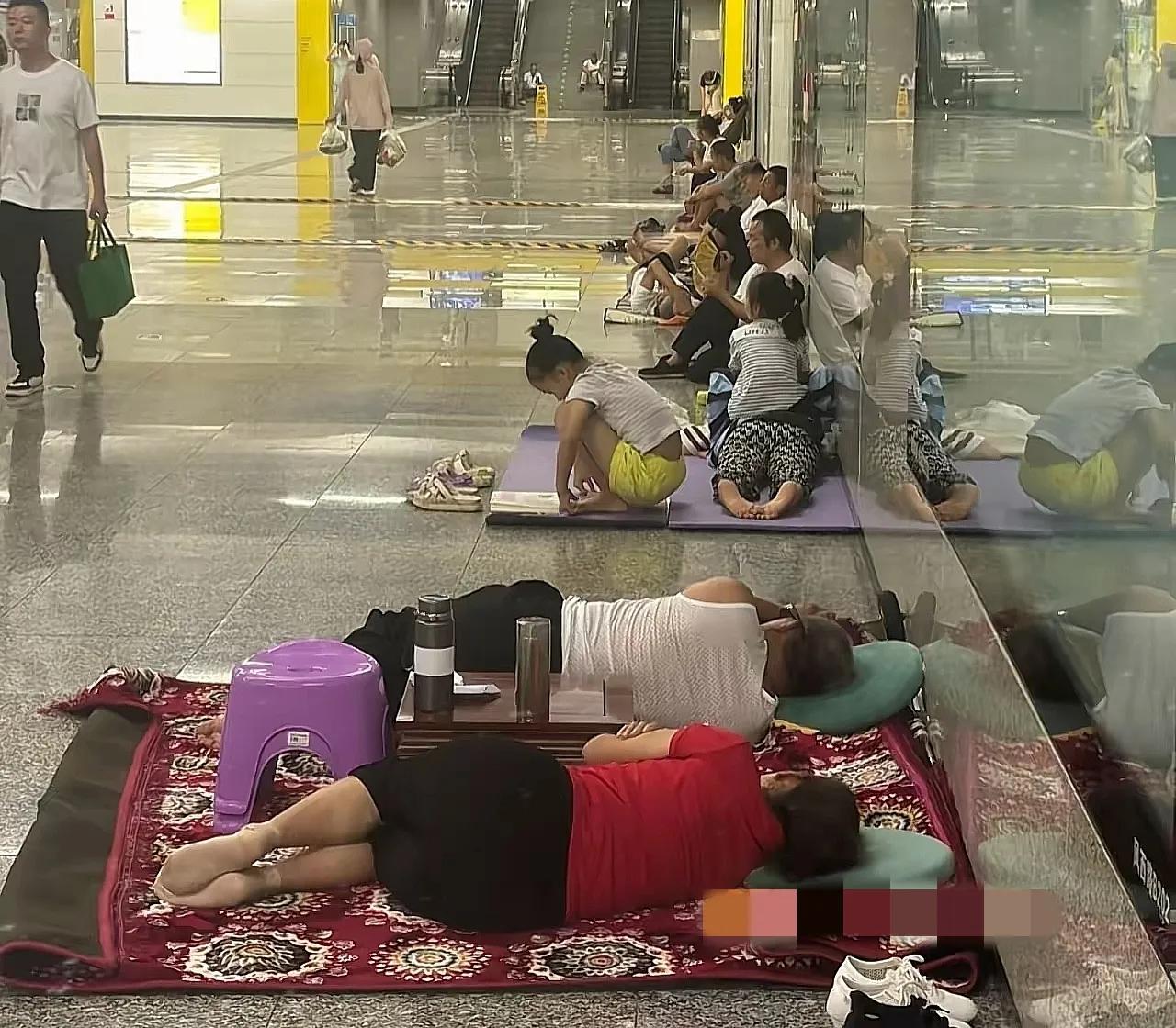 经历一次台风，深圳这座城市彻底出名了！不是因为好人好事，而是因为这次地铁