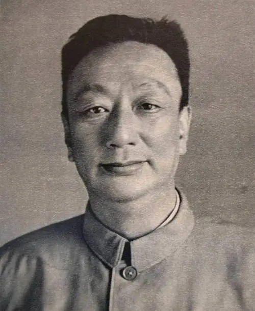 庐山会议上，柯庆施第一个对彭德怀进行批判，他说彭德怀就想当中国的大英雄，招兵买马
