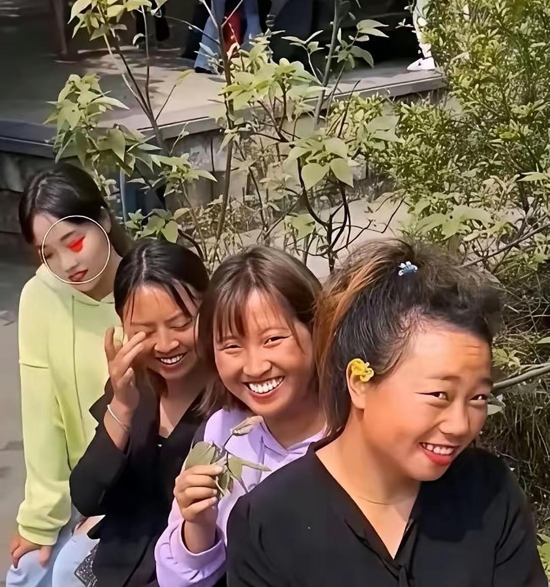 事实证明，再丑的人美下颜，也能变成美女。