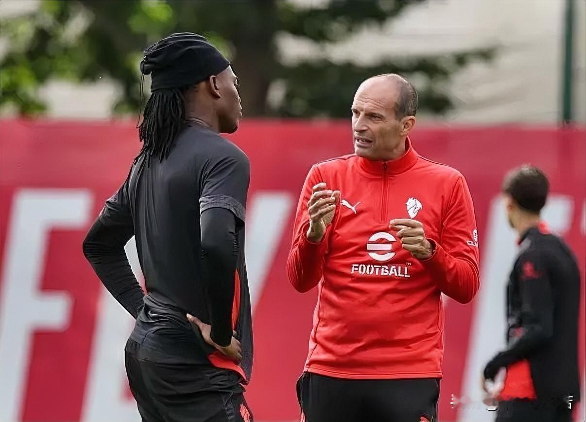 莱奥已无大碍!莱奥已经摆脱了髋骨的问题,今天他出现在了米兰训练场,并且参加了所有