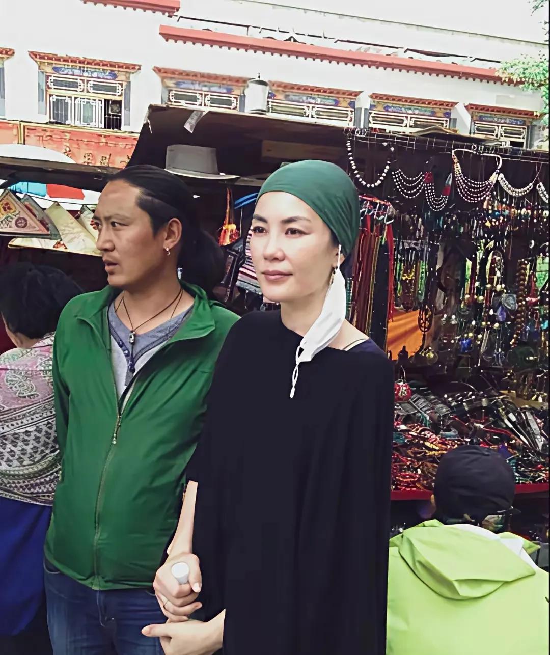 王菲这一生，最令人羡慕的是什么？是事业有成，当了亚洲天后吗？是年老色衰还有姐