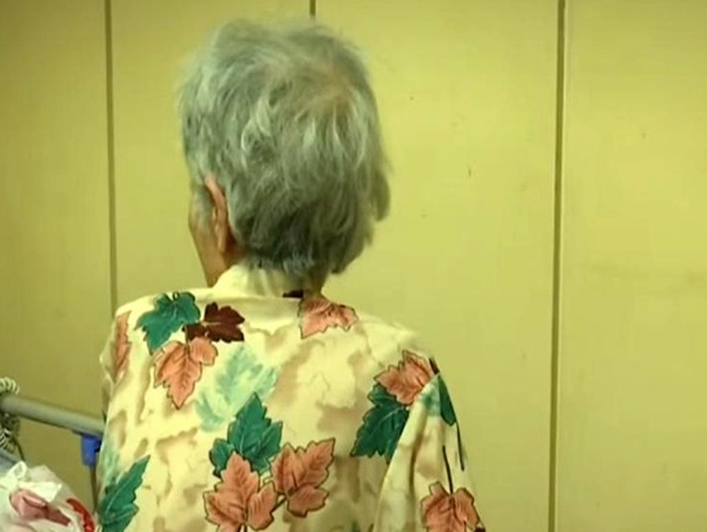 88岁老人卖房掏出127万给孙子全款买房，瘫了后孙子回了句让全网血压飙升的话：“
