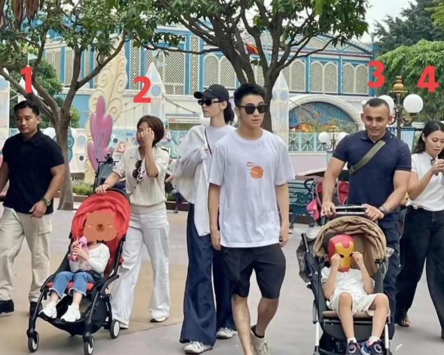 奚梦瑶何猷君迪士尼游4岁女儿4保姆随行超幸福