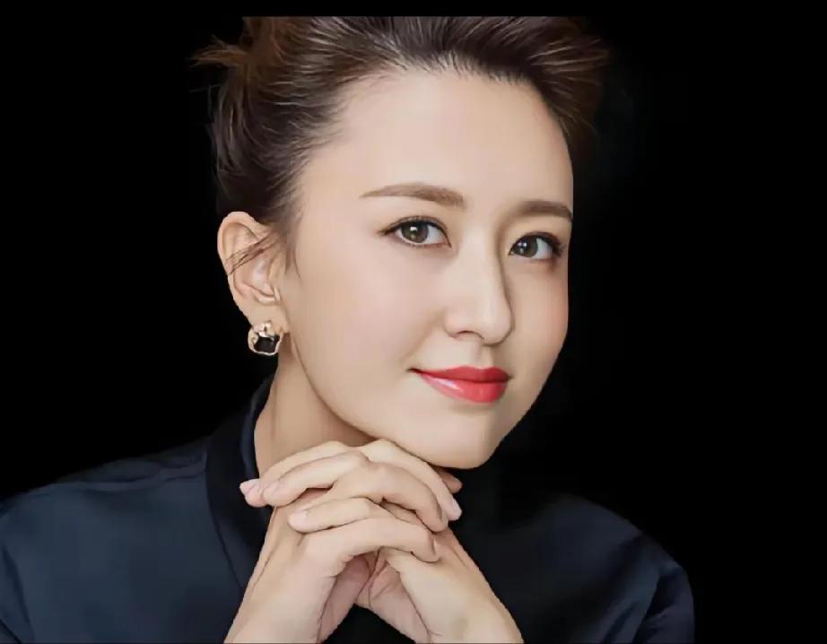 2024年6月，张蕾离职央视一年多后，“解锁”新身份——视听传媒学院副教授兼硕士