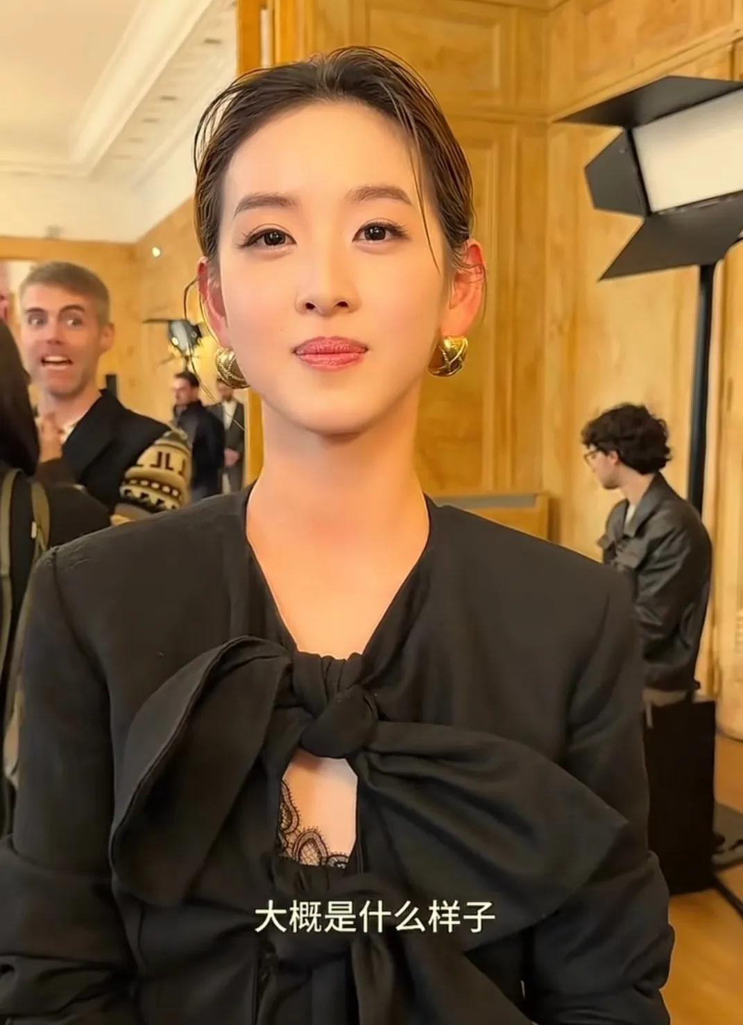 这个世界上我最不懂的人，就是章泽天了，明明自己已经是富豪太太了，为什么还要出来混