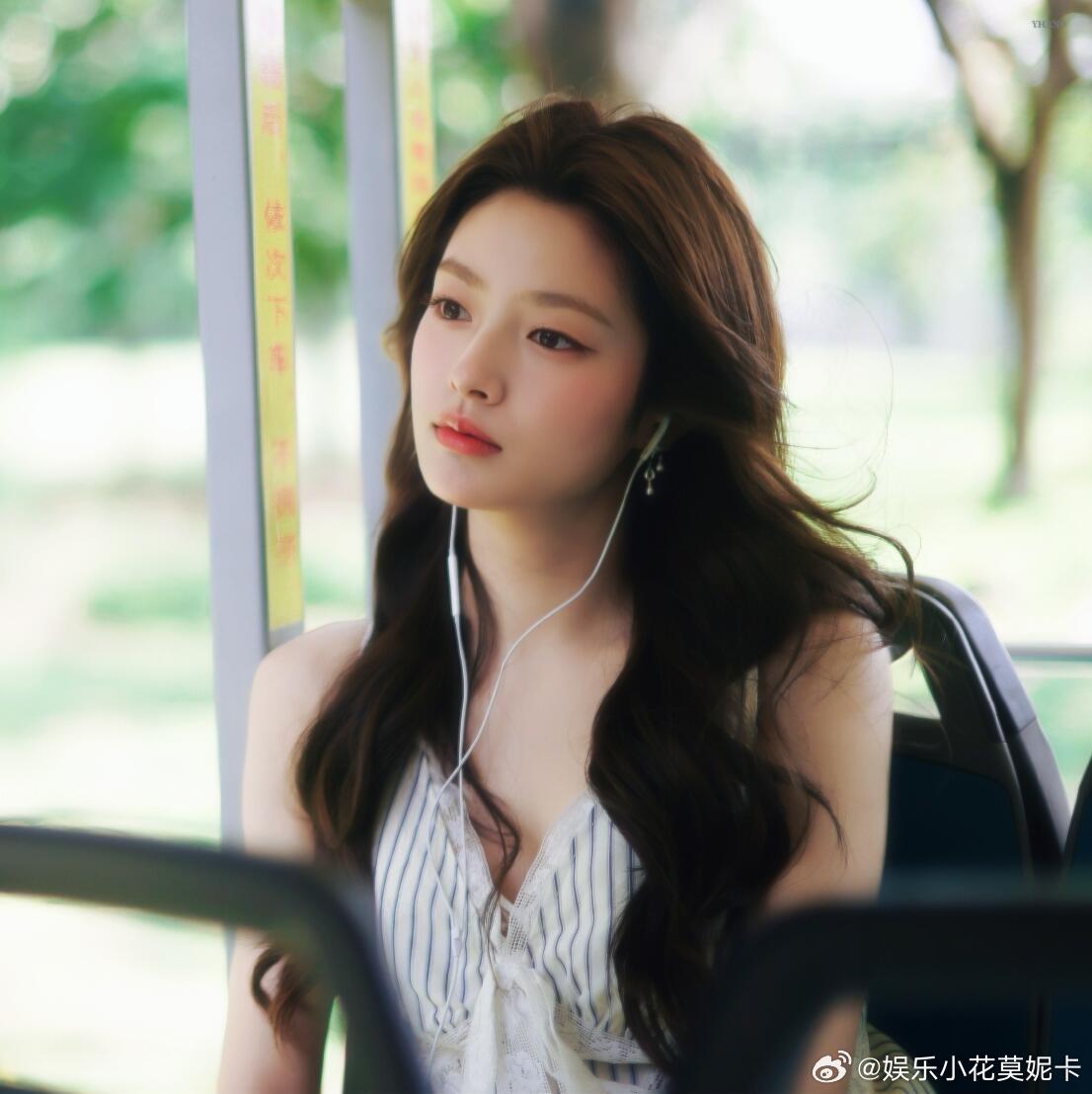 𝑺𝒖𝒎𝒎𝒆𝒓夏天的徐若晗拍了拍你👋🏻