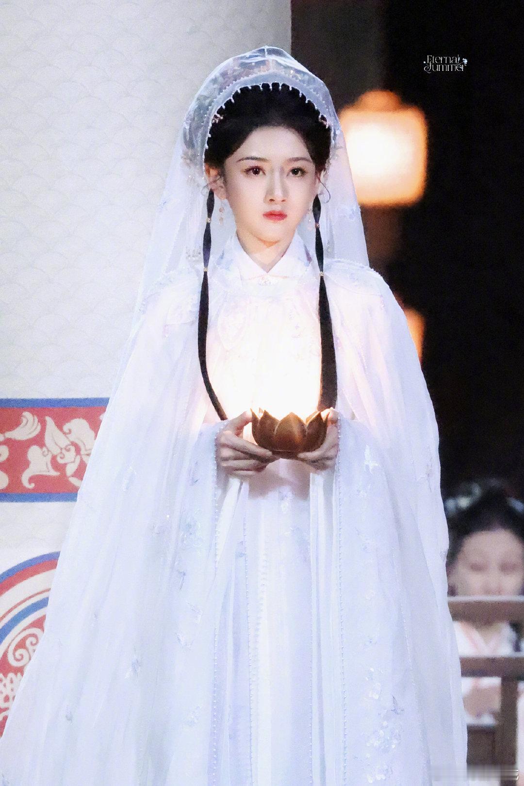 宋祖儿表妹万福白衣头纱造型神女爱世人🦋祖儿这组白衣头纱造型真的美的好神性[aw