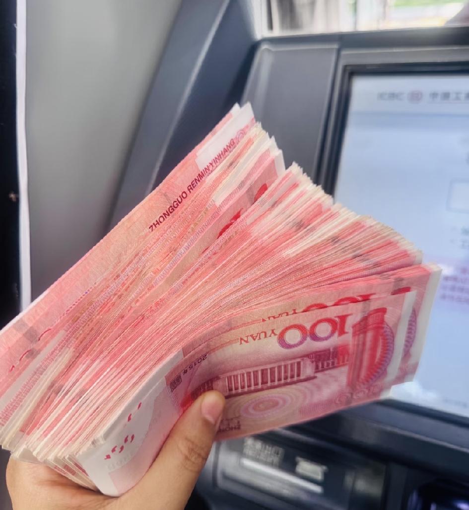 假如你现在有十万存款，你敢拿出来创业吗？今天和同事聊到这个话题，我说我不敢，我