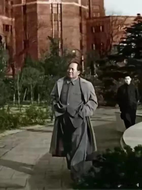 这张照片，堪称经典！头号创作者激励计划老照片毛主席传世的照片中，无论是站、坐