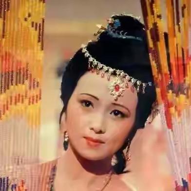 贾珍和秦可卿私通多年，到底有没有弄出孩子？焦大醉骂的“爬灰”二字，早把宁国