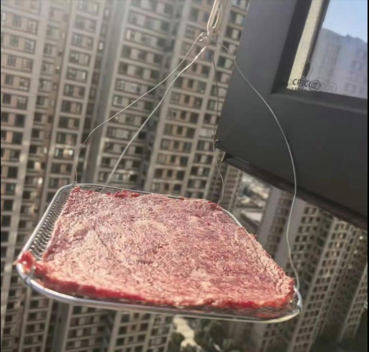 我这样晒肉没有毛病，为啥被楼下好几户投诉啊！