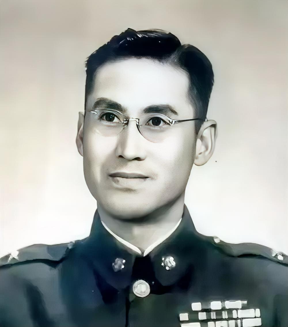 1995年，澳门国民党中将吕文贞突然说，我是李克农的人，该向组织报到了。这句