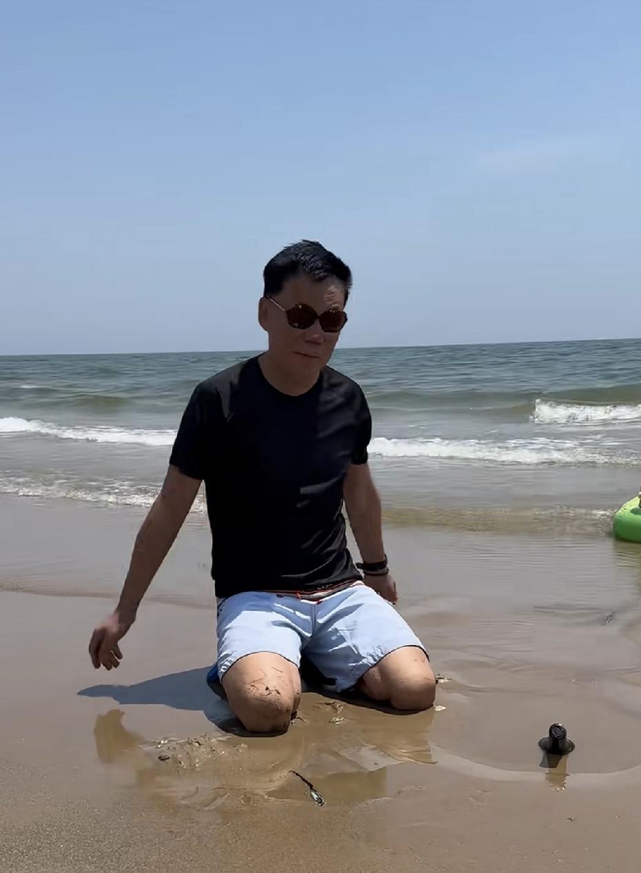 李国庆二婚后的状态，有点过头了发现没有，当当的李国庆二婚以后，明显感觉到比以