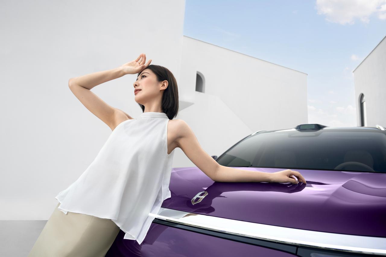 鸿蒙生态加持，问界M8让车成为可进化的智能终端问界M8的智能体验，远不止于配置