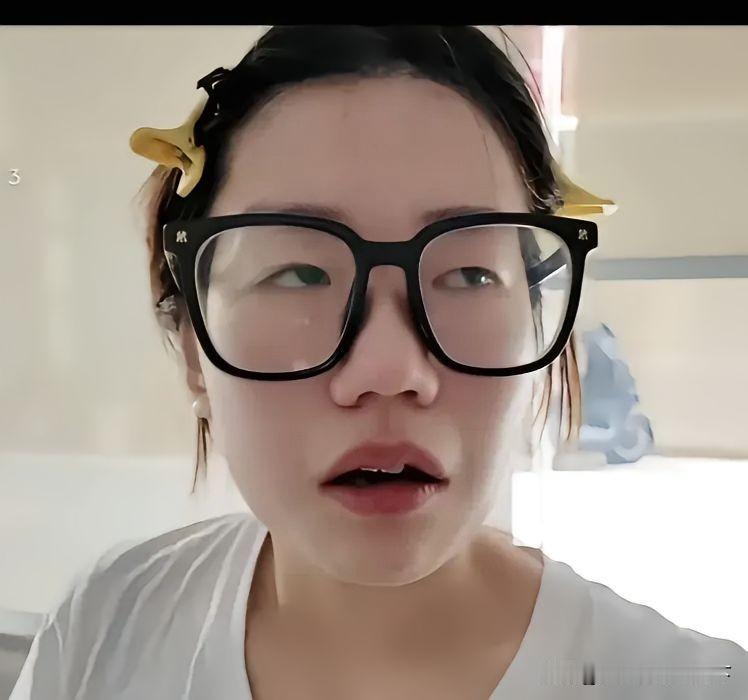 面对四岁的男童她竟然把自己打扮成一个受害者的呢？