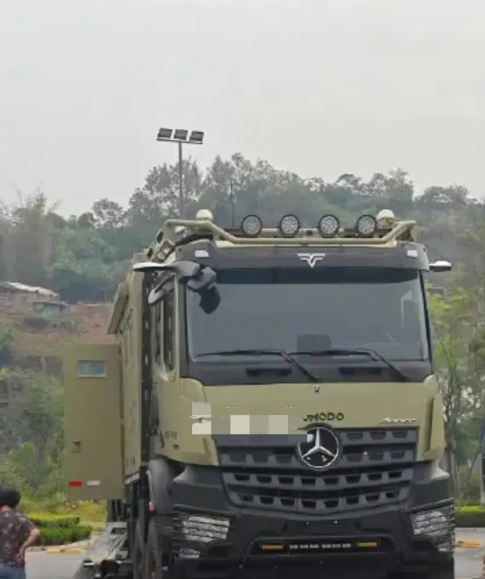 奔驰六百多万的房车，第一次见！非常有震撼感