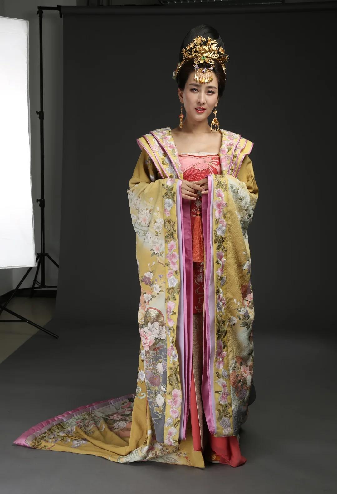 A416-马苏2套棚拍107张588MB明星资讯气质女明星棚拍明星不