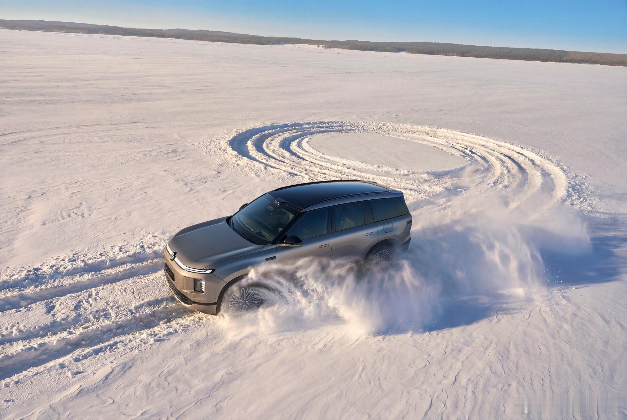 大众9X黄金增程动力上海大众ID.ERA9X属于中大型增程式SUV