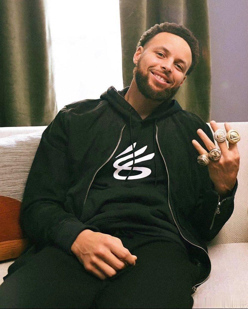 字母哥被交易至热火NBA联盟中一人一城的超级巨星，除了库里，再无他人了吧！