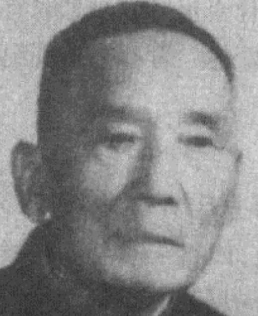 1950年11月，36军军长刘万春接到通知到北京参加会议，可是刚下车，就看到几名