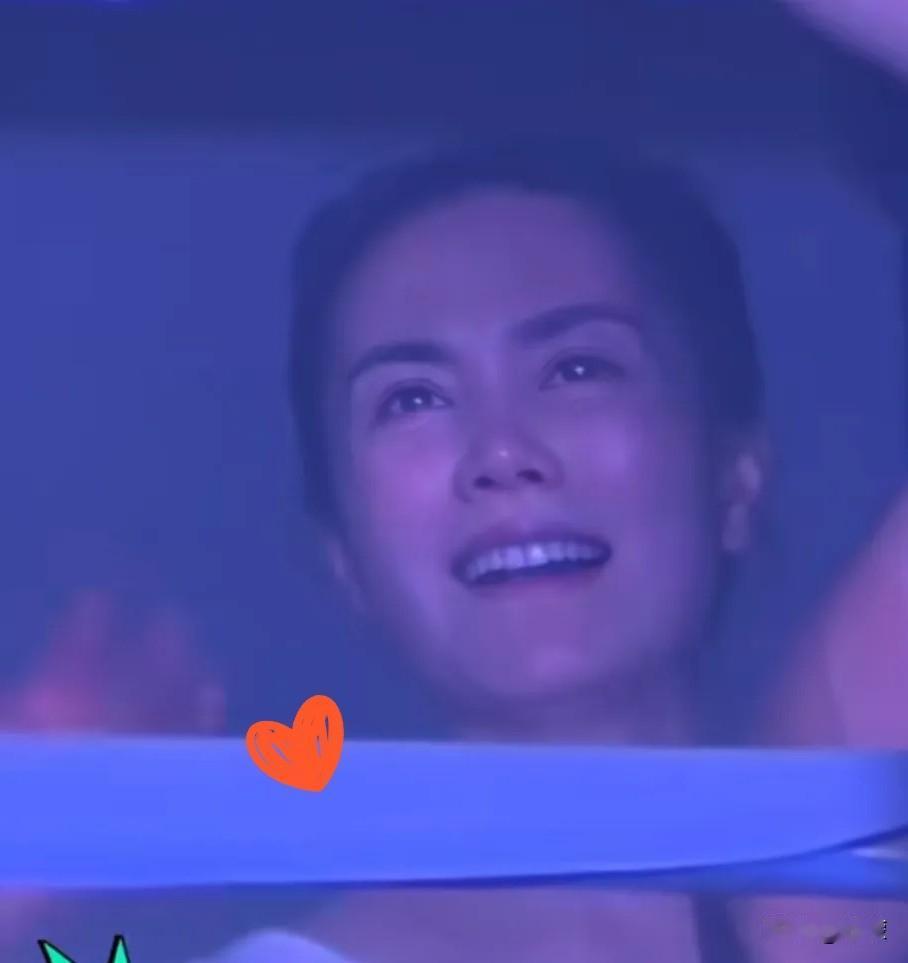 我总觉得，王菲和谢霆锋心里或许有个遗憾。不是没领那张结婚证，而是到了现在，