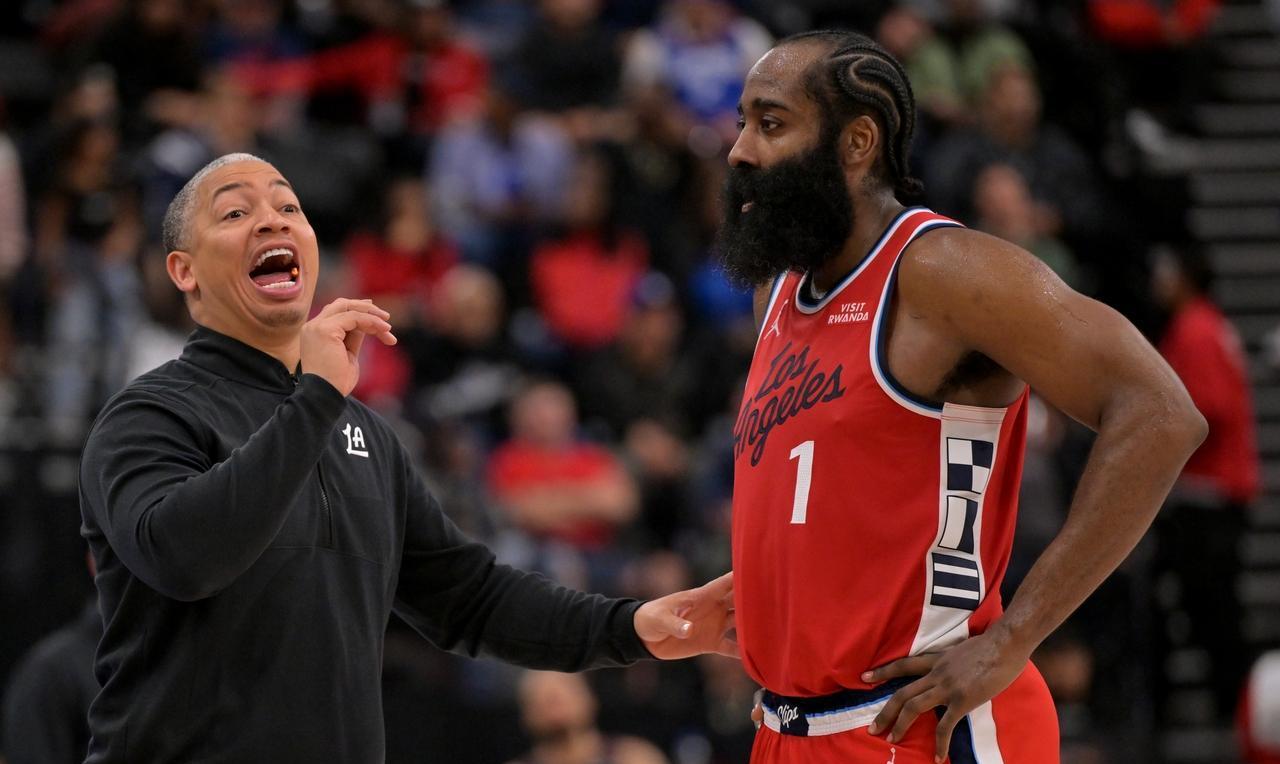 泰伦卢撑不过三轮？快船面临的是无解问题：1、快船打成这样，确实让人很意外，毕竟球