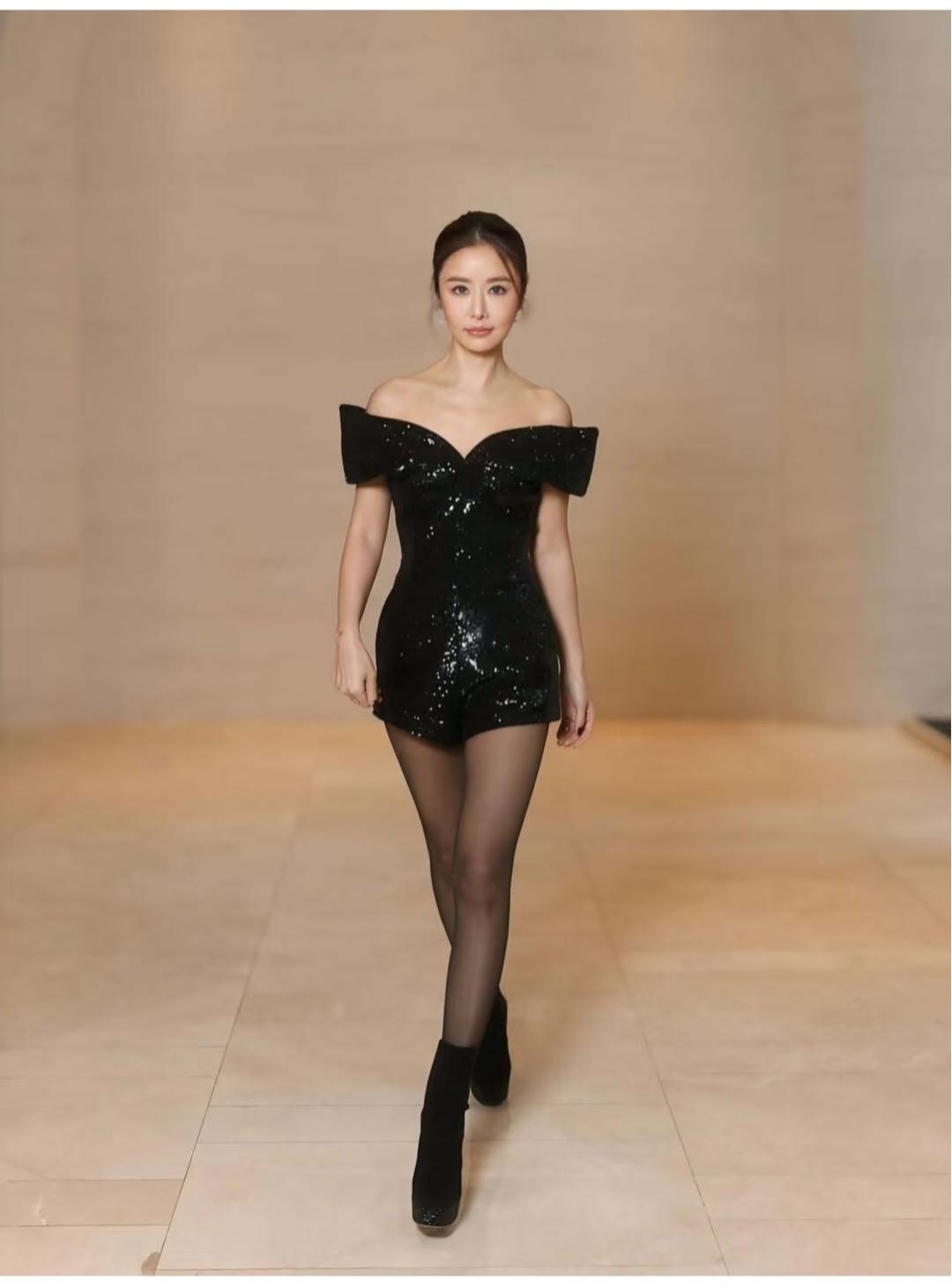 林心如，脚上这鞋子太减分了。