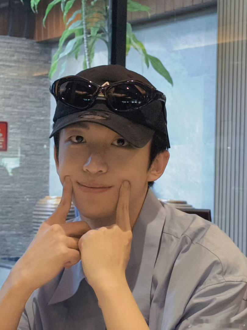 我也会拍照🙋♀️我也申请进入工作室摄影大赛好不好！谁懂这五天的连续幸福啊！！！