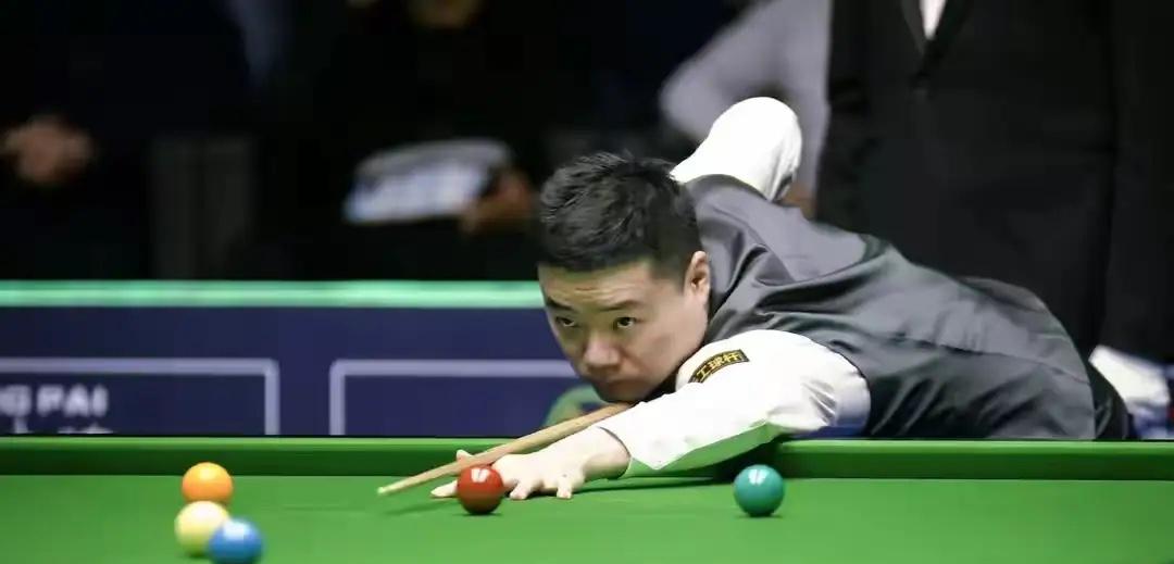 一夜之间，全球人民都知道了！丁俊晖，就是那个爱打台球的伙子，居然把台球上演了