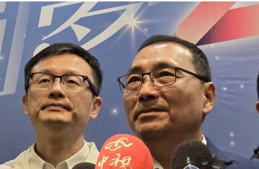 侯友宜总算说了句“硬”话，可这硬话也是软绵绵的。针对赖清德叫嚣蓝白无资格谈宪