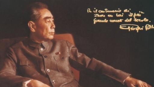 1973年，一个意大利记者违反约定，暗中偷拍下了一张本不该拍的照片，结果后来