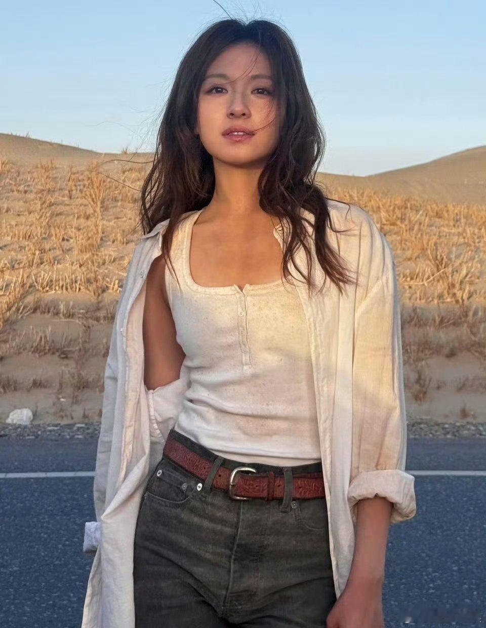 李兰迪裤子女装也是完了看到李兰迪的裤子也这样，我就放心了，但女装商家到底什么时