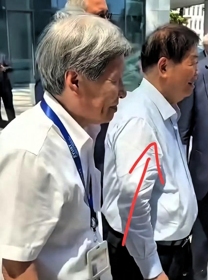 我朋友在福耀集团icon上班，跟我说了一句实话，我才明白曹德旺icon突然要