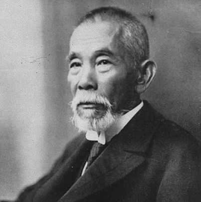 对二战的研究，很有意义的一点就是看看日本如何军国主义化的。日本的文官政府是如何被