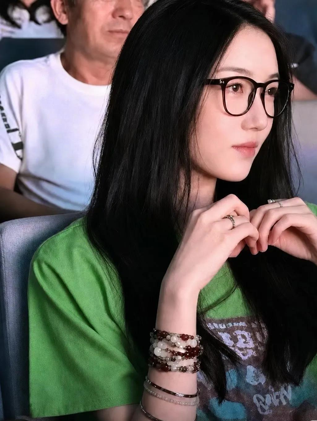 这是王菲和李亚鹏的女儿，李嫣。不得不说，母爱很伟大，她出生时因为唇腭裂，李亚鹏